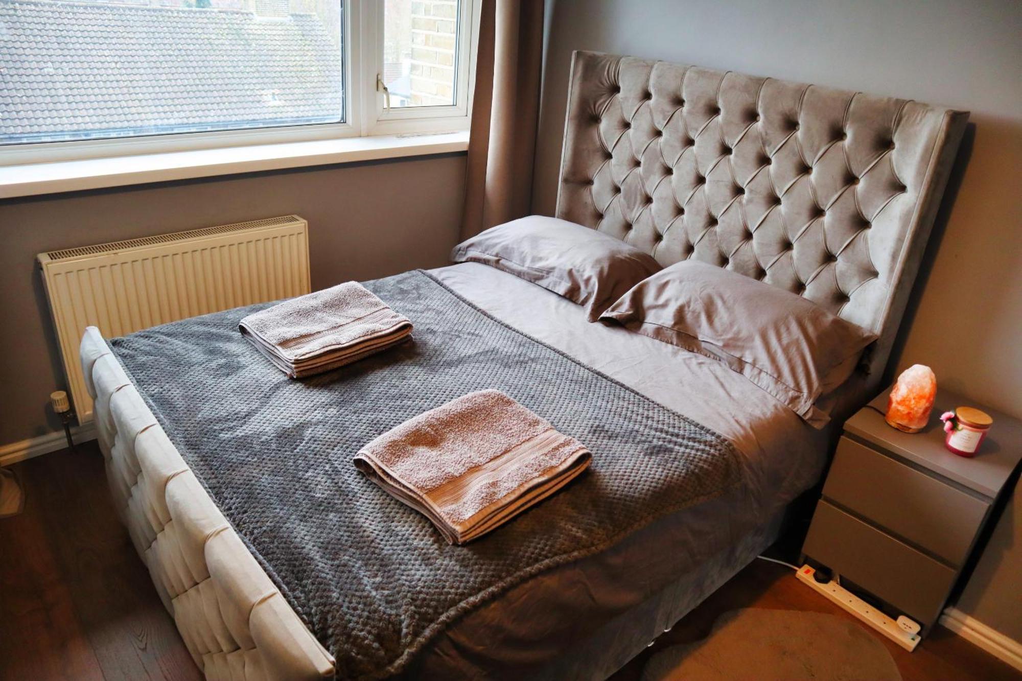 Beautiful 3-Bed Apartment At Swiss Cottage Лондон Экстерьер фото
