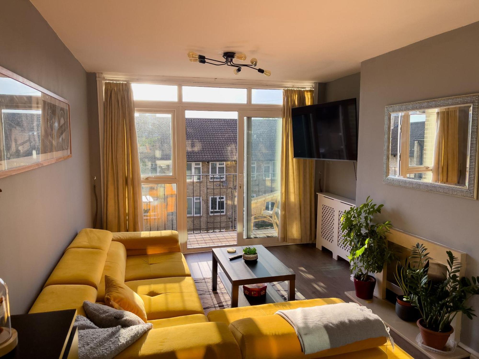 Beautiful 3-Bed Apartment At Swiss Cottage Лондон Экстерьер фото